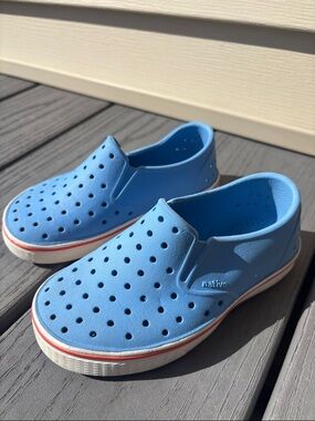 Native Jefferson Slip-On Kids Shoes in Light Blue